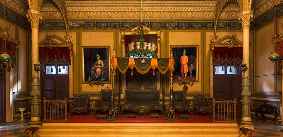 pal-GUJ-wadhwan-throne-1