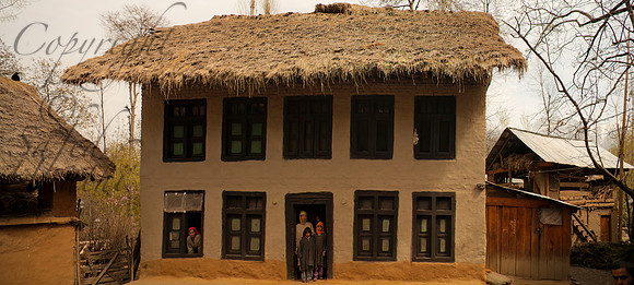 rur-J&K-hapatnar-house-strawroof-P1 Kopie