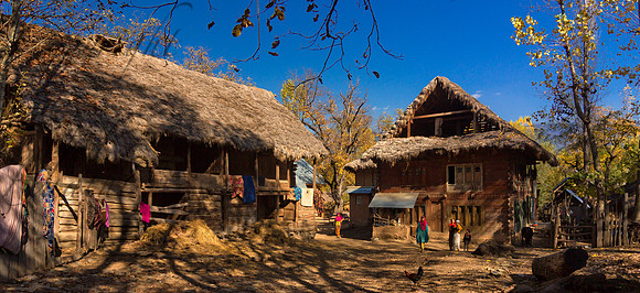 rur-J&K-lolab-dohnsa-tatchedhouse-1 Kopie