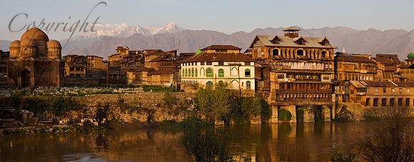 isl-J&K-srinagar-budhshahtomb-p1 Kopie