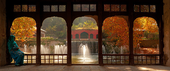 nat-J&K-achabal-window-1 Kopie