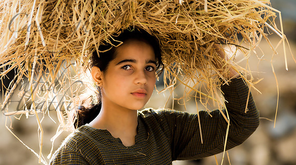 peo-J&K-verinag-girl-straw-1 Kopie