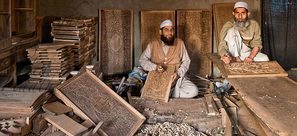 wor-J&K-srinagar-woodcarver-1 Kopie