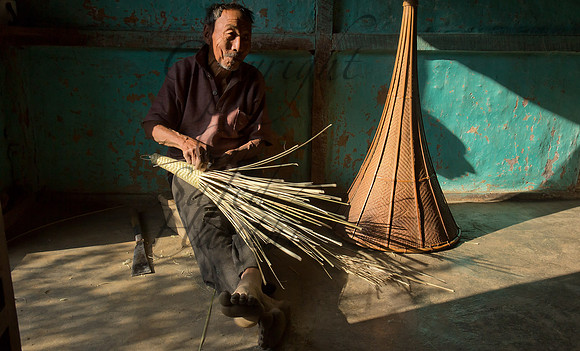 18-Man.making.Baskets