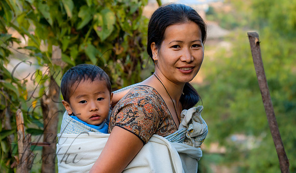 Galo mother with child