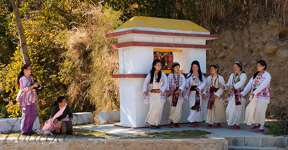 Bugun (Khowa) women dancing